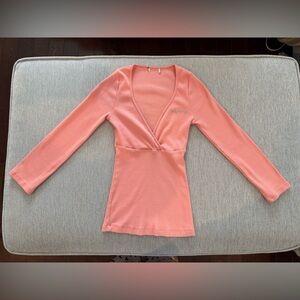 Vtg bebe Size X-Small Elegant Peach V-Neck Long Sleeve Fitted Women's Top Ribbed